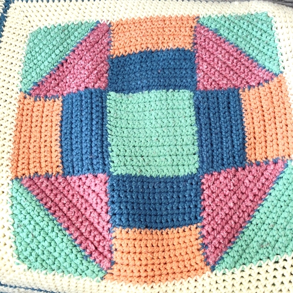 Vintage Crochet Throw - Picture 4 of 5
